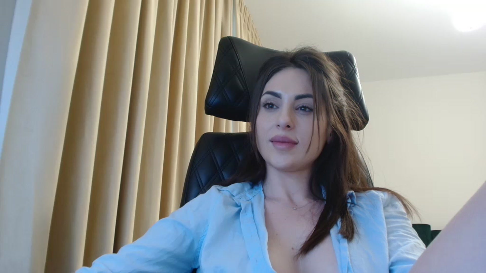 Gallery image thumbnail from DorisDolll's myfreecams stream on, 04/16/2024, 10:21 image 19 of 20