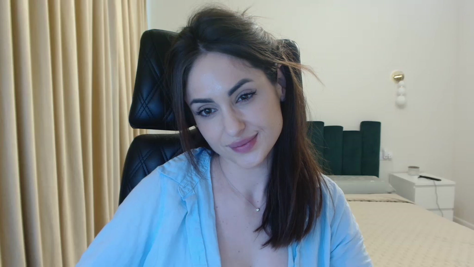 Gallery image thumbnail from DorisDolll's myfreecams stream on, 04/16/2024, 10:21 image 4 of 20