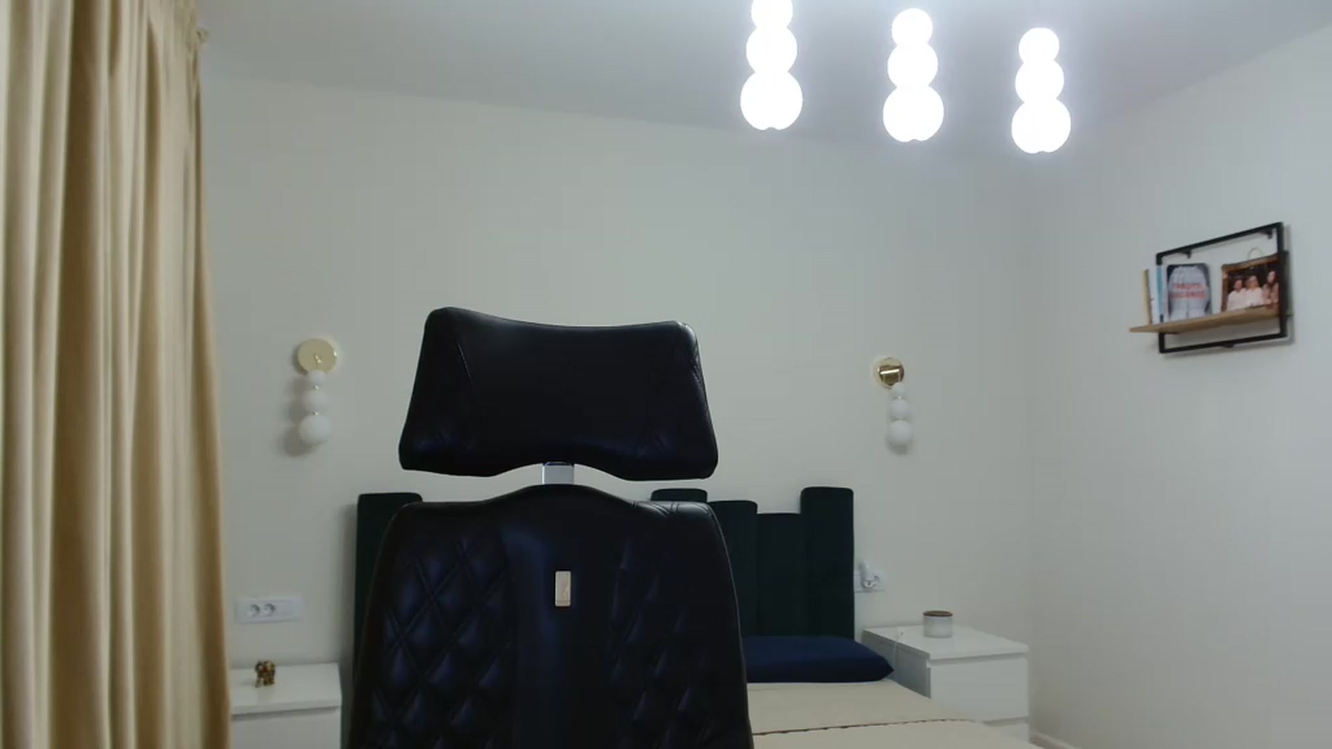 Gallery image thumbnail from DorisDolll's myfreecams stream on, 04/26/2024, 09:07 image 17 of 20