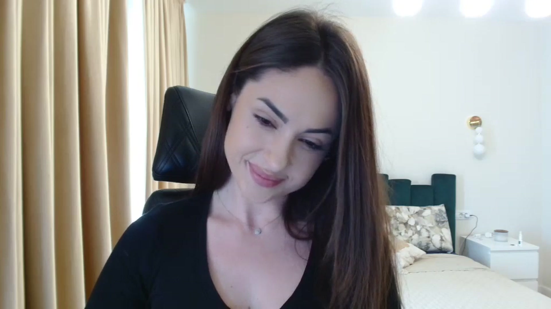 Gallery image thumbnail from DorisDolll's myfreecams stream on, 04/30/2024, 08:28 image 10 of 20