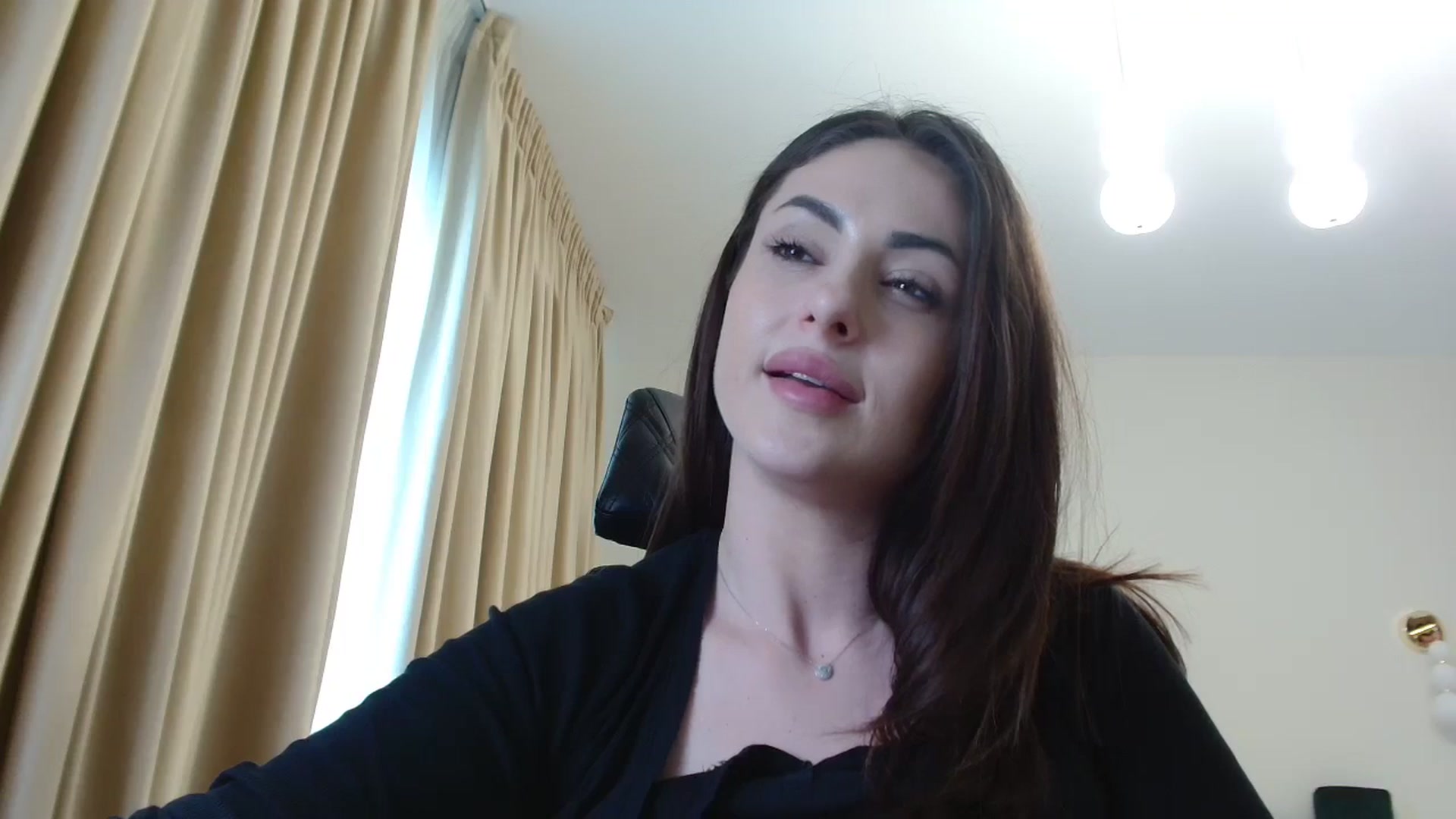 Gallery image thumbnail from DorisDolll's myfreecams stream on, 05/04/2024, 14:08 image 7 of 20