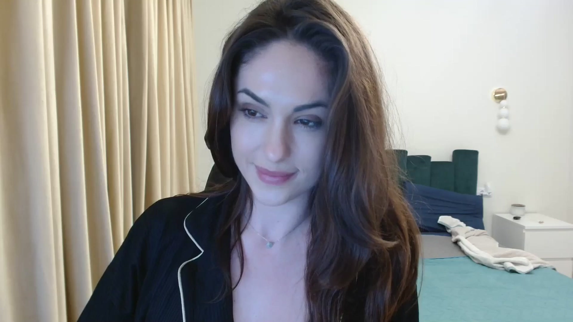 Gallery image thumbnail from DorisDolll's myfreecams stream on, 05/18/2024, 20:58 image 17 of 20