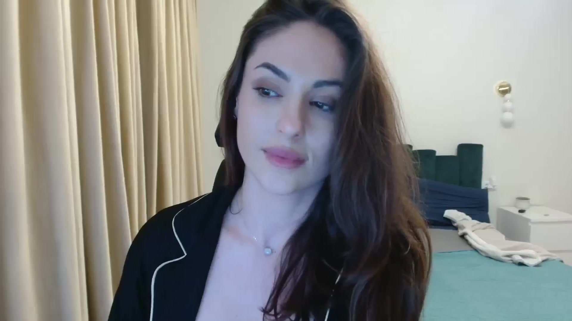 Gallery image thumbnail from DorisDolll's myfreecams stream on, 05/18/2024, 20:58 image 20 of 20