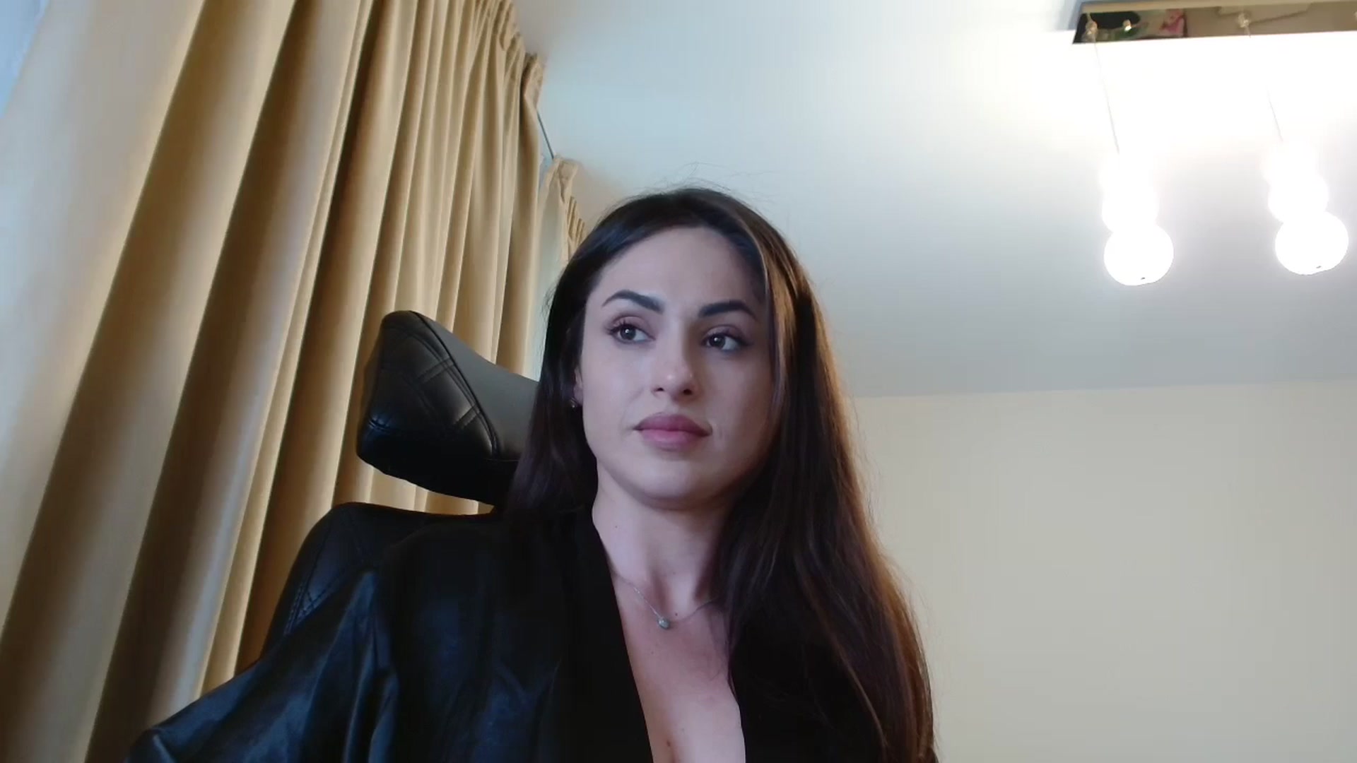 Gallery image thumbnail from DorisDolll's myfreecams stream on, 05/21/2024, 10:17 image 3 of 20