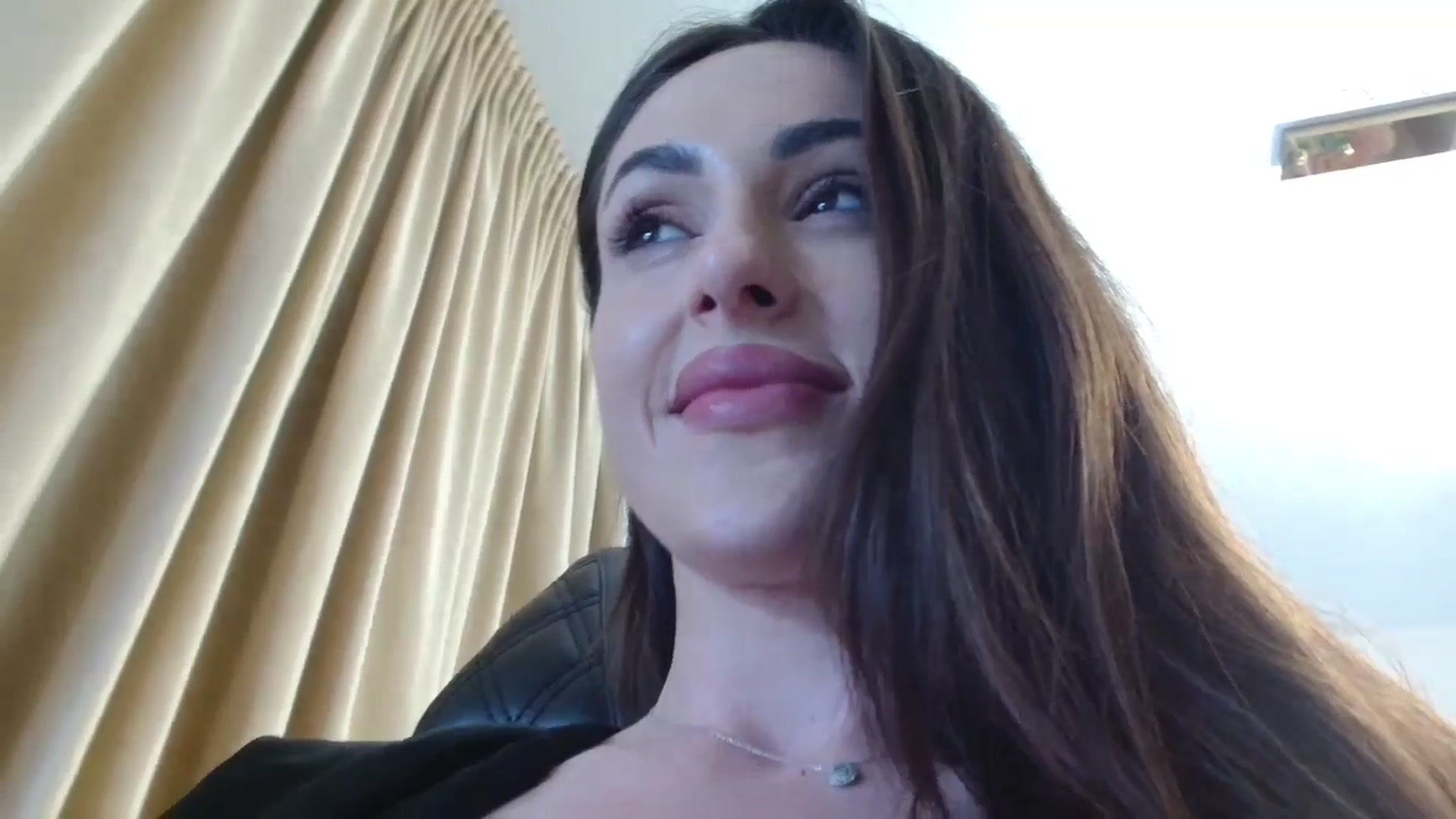 Gallery image thumbnail from DorisDolll's myfreecams stream on, 05/21/2024, 10:17 image 20 of 20
