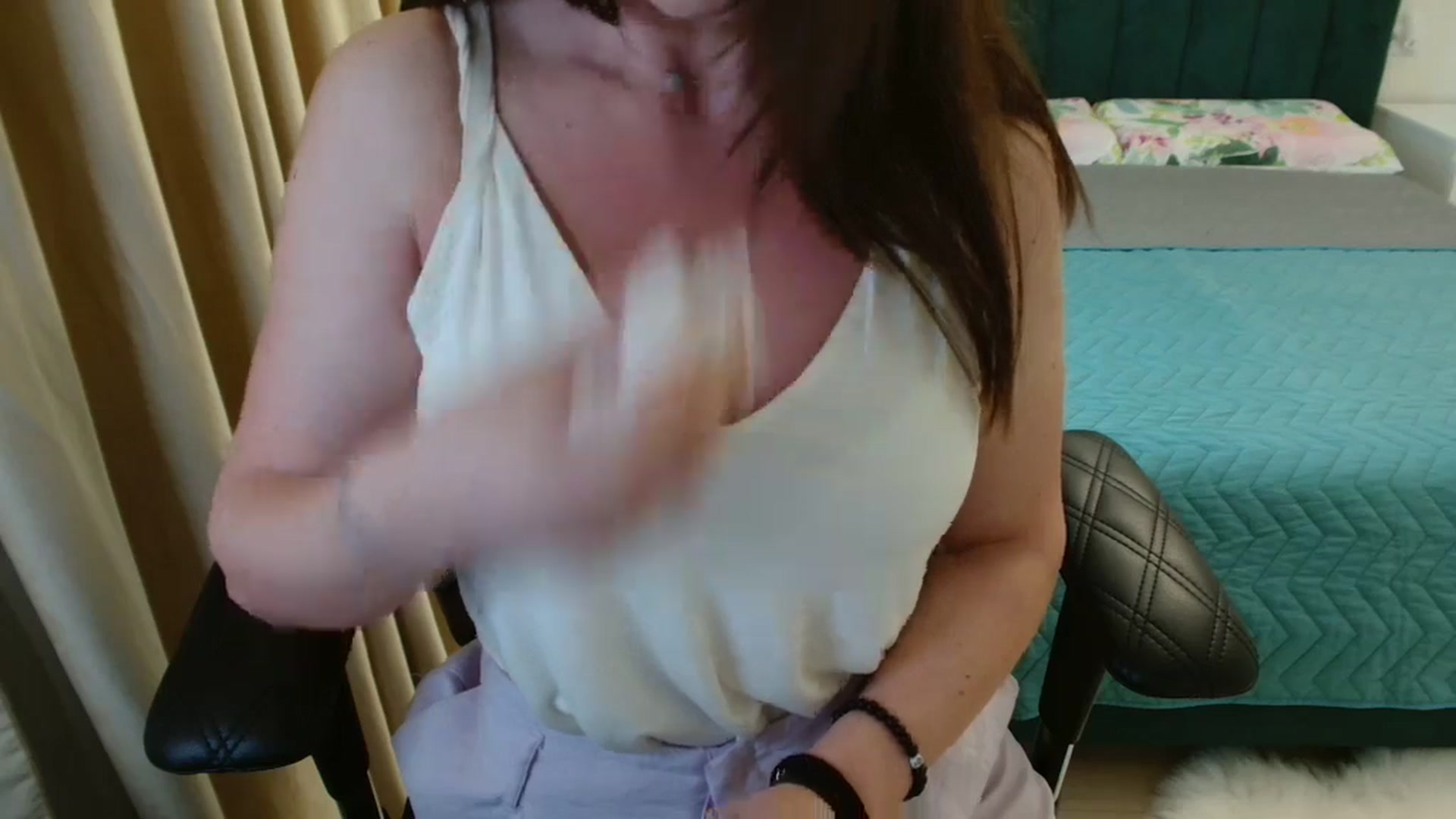 Gallery image thumbnail from DorisDolll's myfreecams stream on, 05/23/2024, 10:02 image 9 of 20