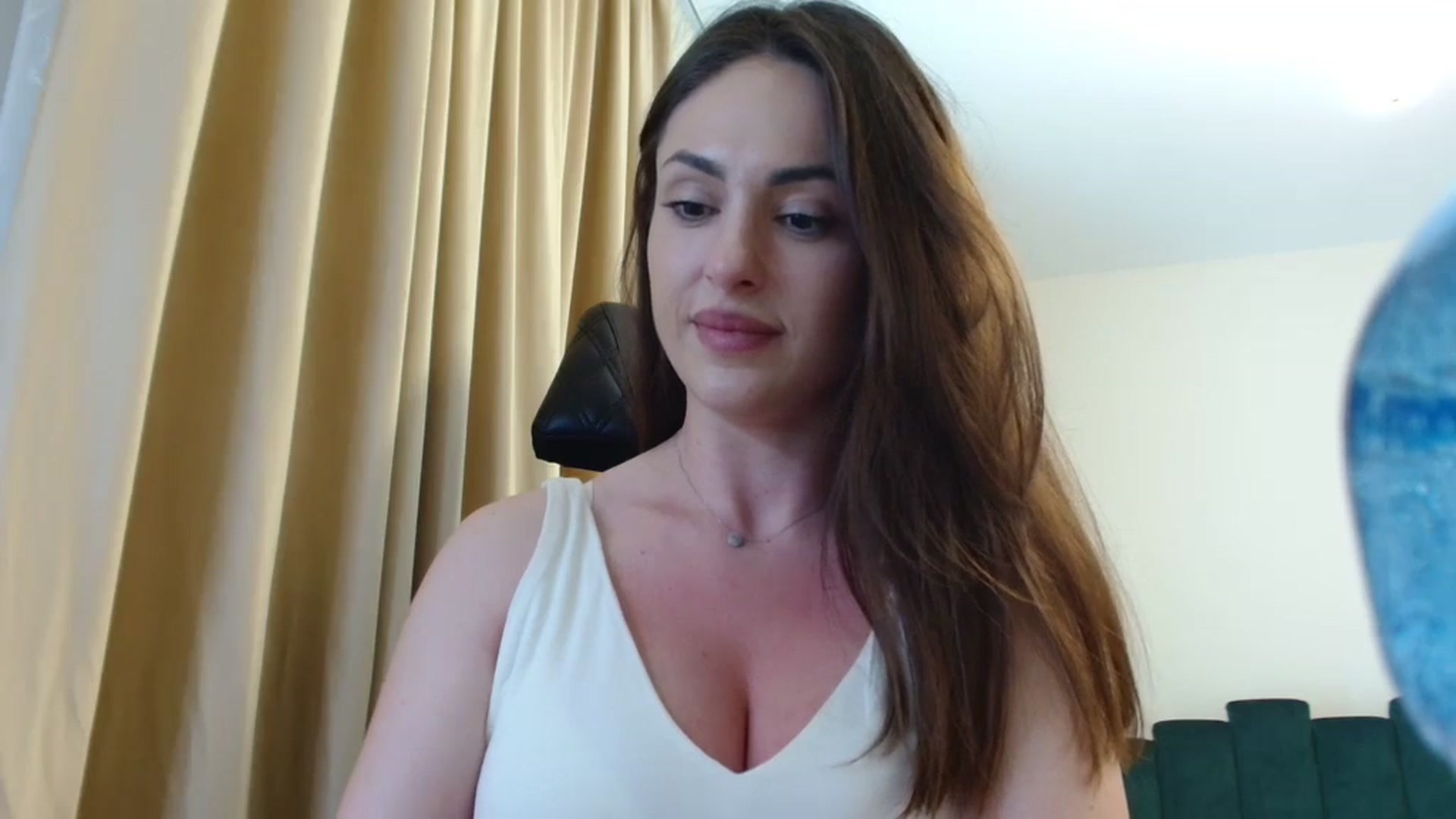 Gallery image thumbnail from DorisDolll's myfreecams stream on, 05/23/2024, 10:02 image 2 of 20
