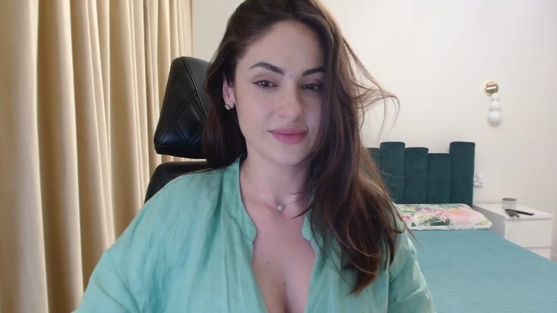 Gallery image thumbnail from DorisDolll's myfreecams stream on, 05/26/2024, 19:23 image 8 of 20