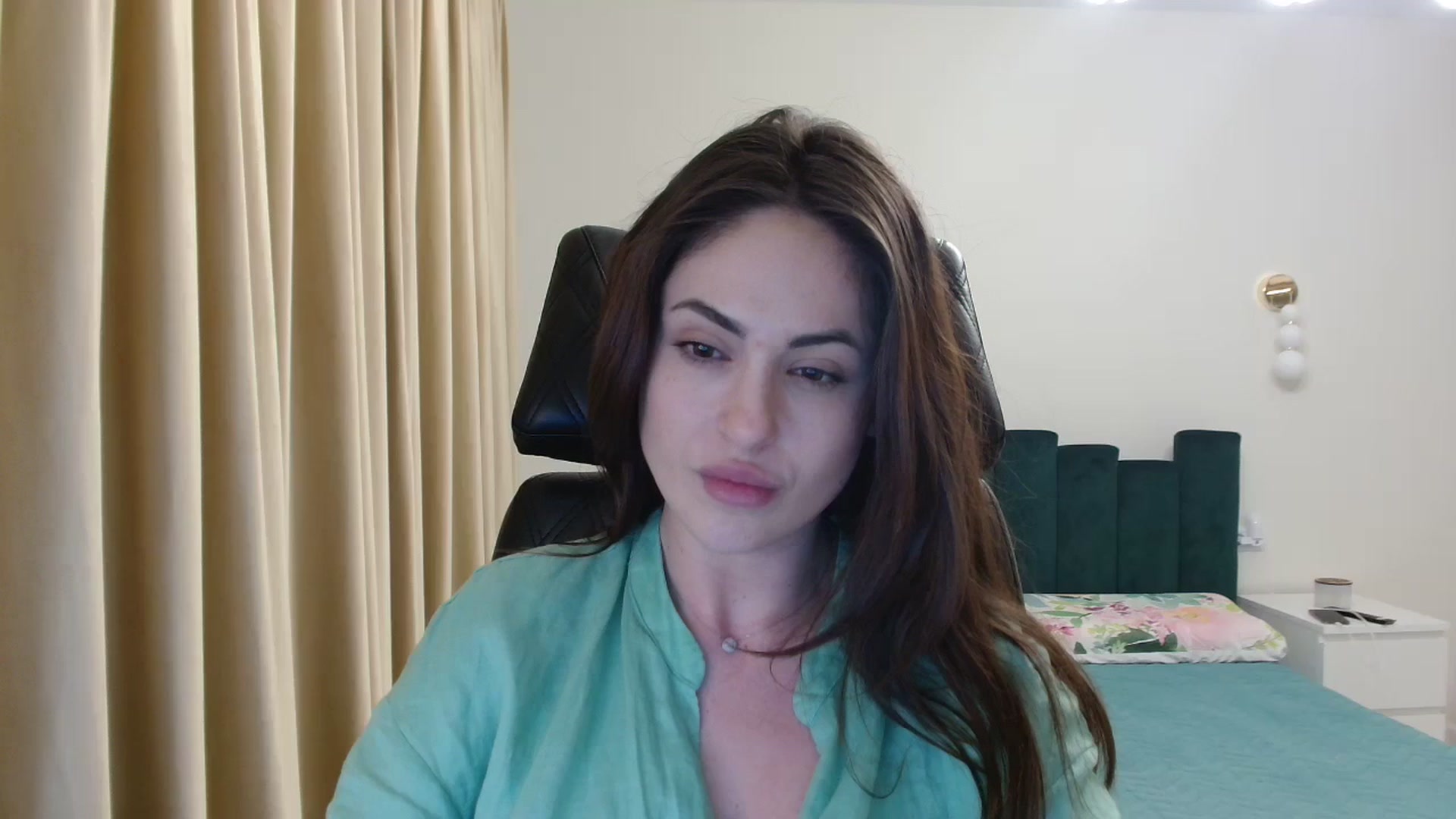 Gallery image thumbnail from DorisDolll's myfreecams stream on, 05/26/2024, 19:23 image 1 of 20
