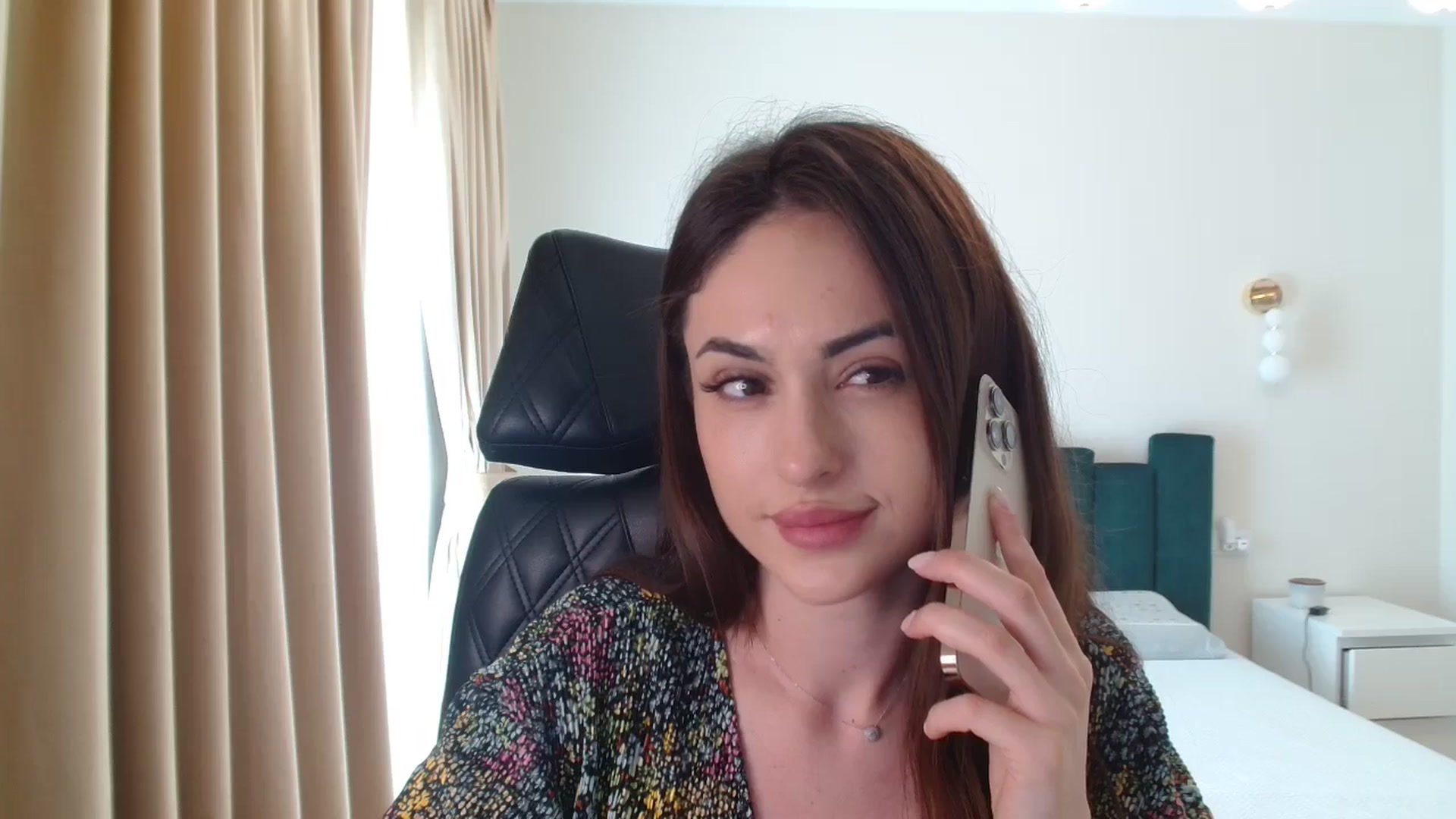 Gallery image thumbnail from DorisDolll's myfreecams stream on, 06/04/2024, 08:54 image 16 of 20