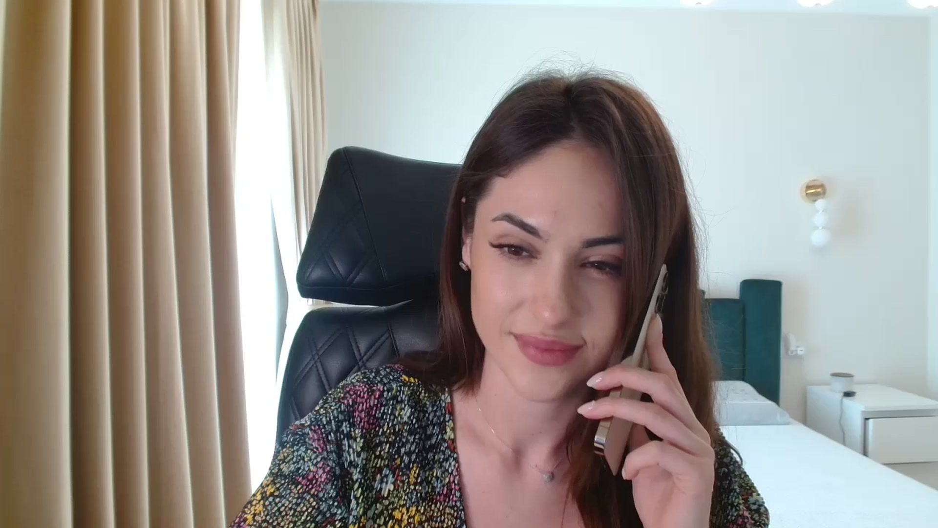 Gallery image thumbnail from DorisDolll's myfreecams stream on, 06/04/2024, 08:54 image 13 of 20