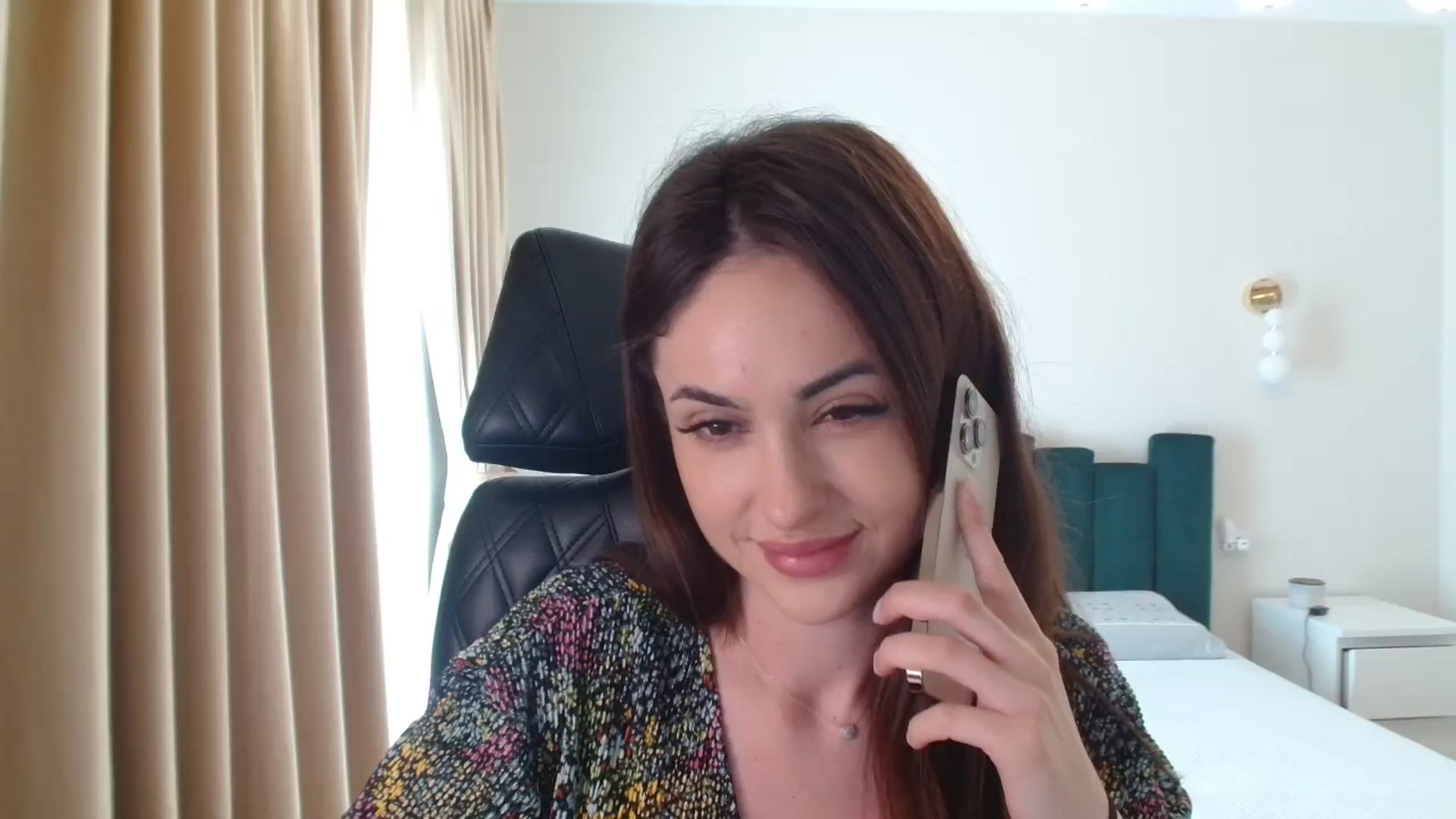 Gallery image thumbnail from DorisDolll's myfreecams stream on, 06/04/2024, 08:54 image 14 of 20