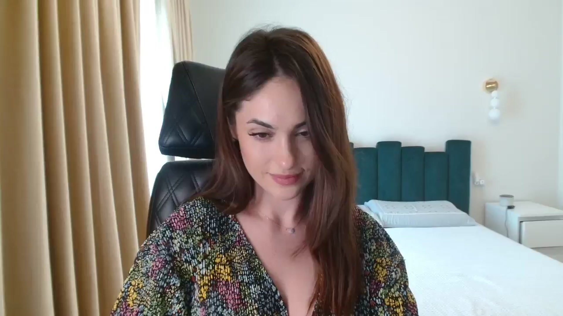 Gallery image thumbnail from DorisDolll's myfreecams stream on, 06/04/2024, 09:31 image 5 of 20