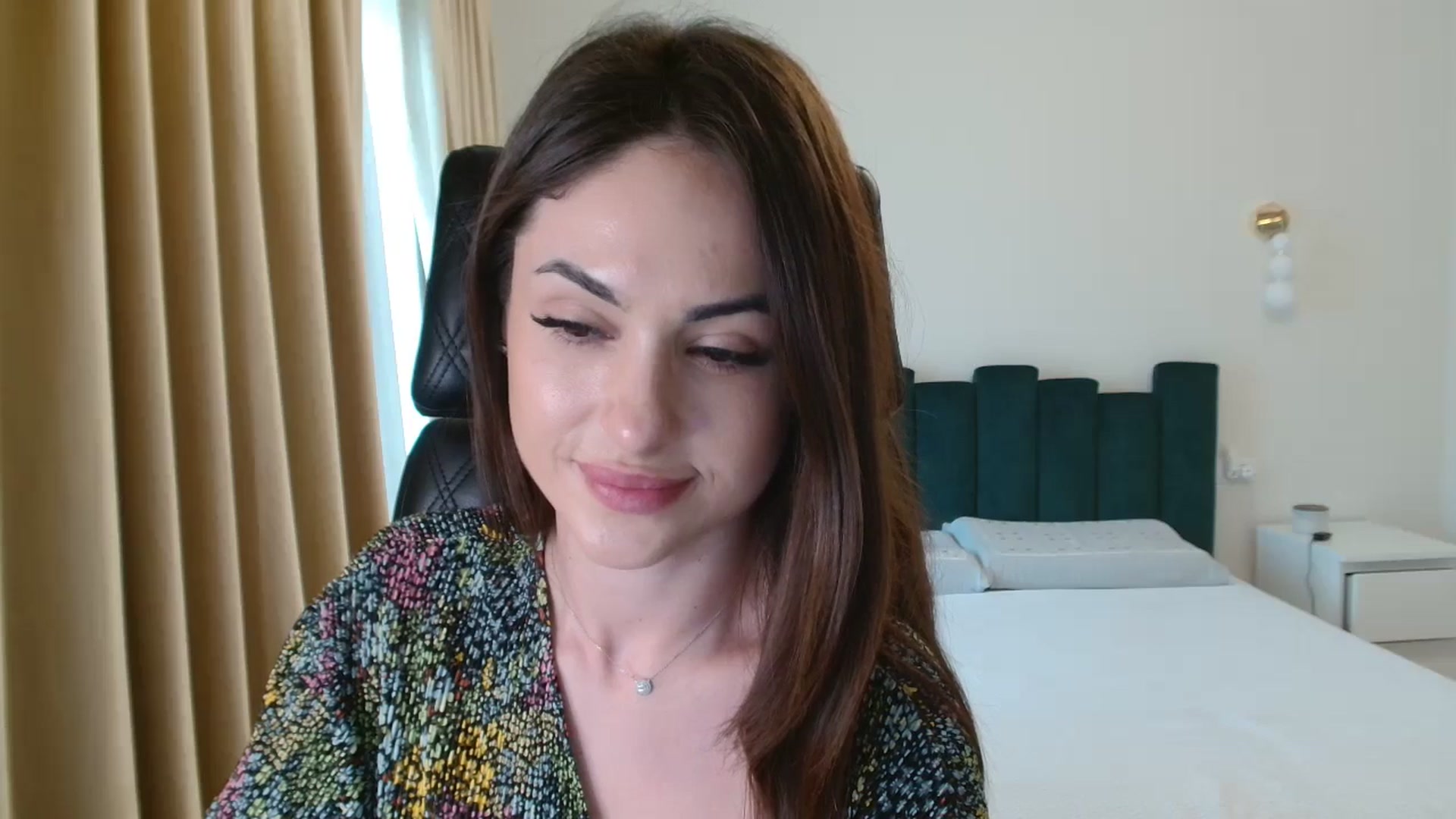 Gallery image thumbnail from DorisDolll's myfreecams stream on, 06/04/2024, 09:31 image 13 of 20