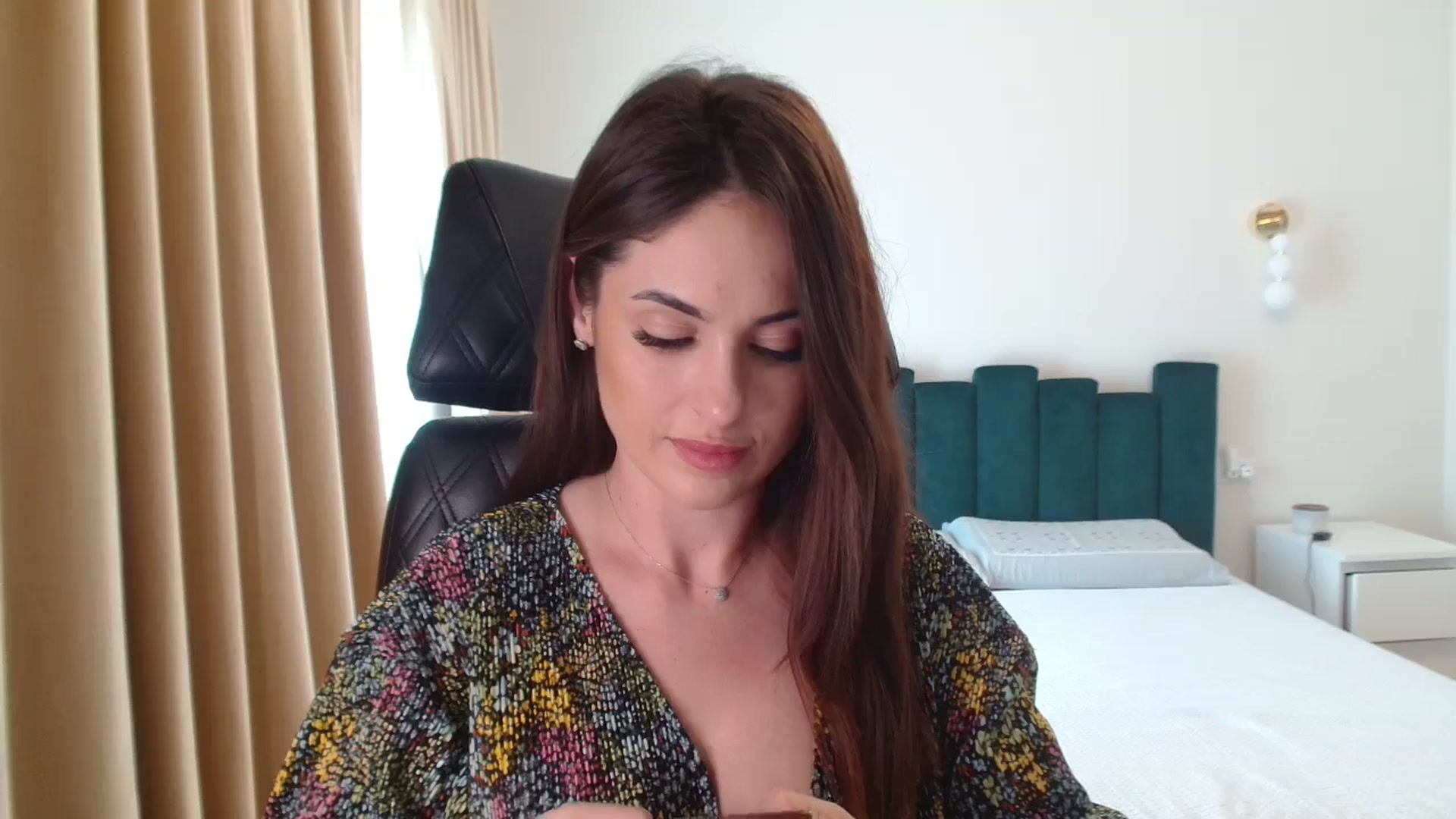 Gallery image thumbnail from DorisDolll's myfreecams stream on, 06/04/2024, 09:31 image 7 of 20