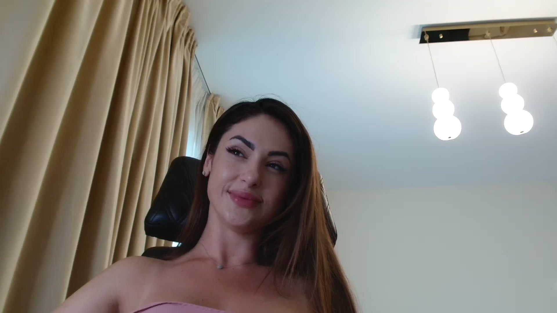 Gallery image thumbnail from DorisDolll's myfreecams stream on, 07/10/2024, 09:08 image 6 of 20