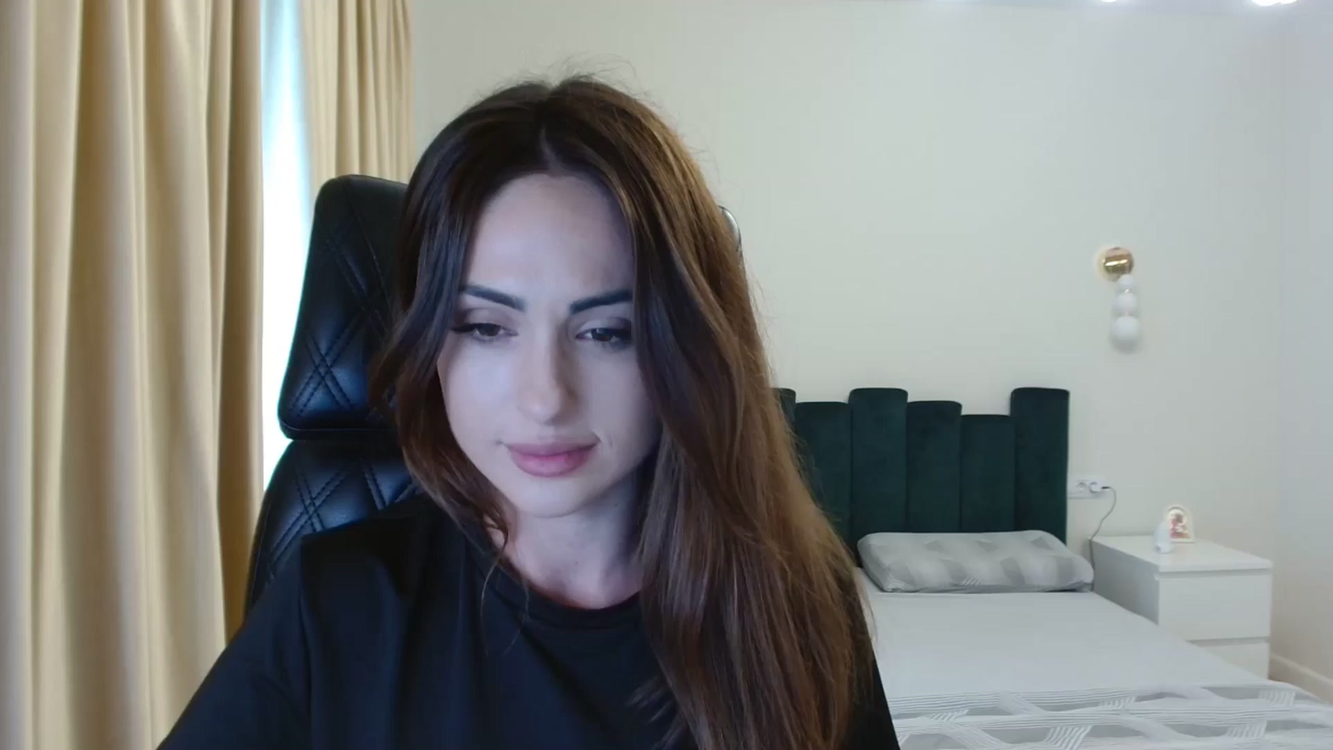 Gallery image thumbnail from DorisDolll's myfreecams stream on, 07/22/2024, 08:12 image 1 of 20
