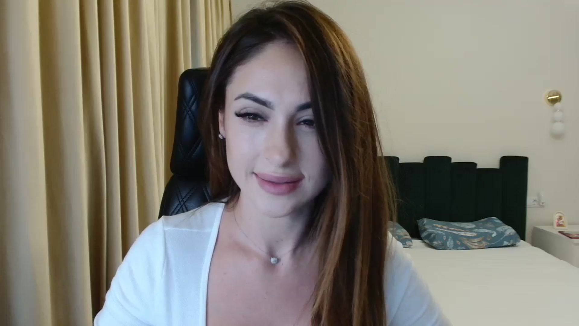 Gallery image thumbnail from DorisDolll's myfreecams stream on, 09/30/2024, 10:19 image 3 of 20