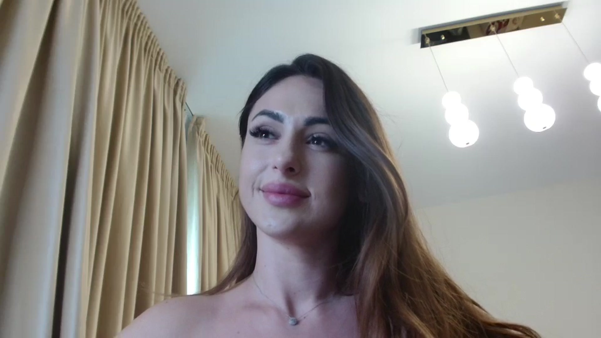 Gallery image thumbnail from DorisDolll's myfreecams stream on, 10/04/2024, 10:05 image 12 of 20