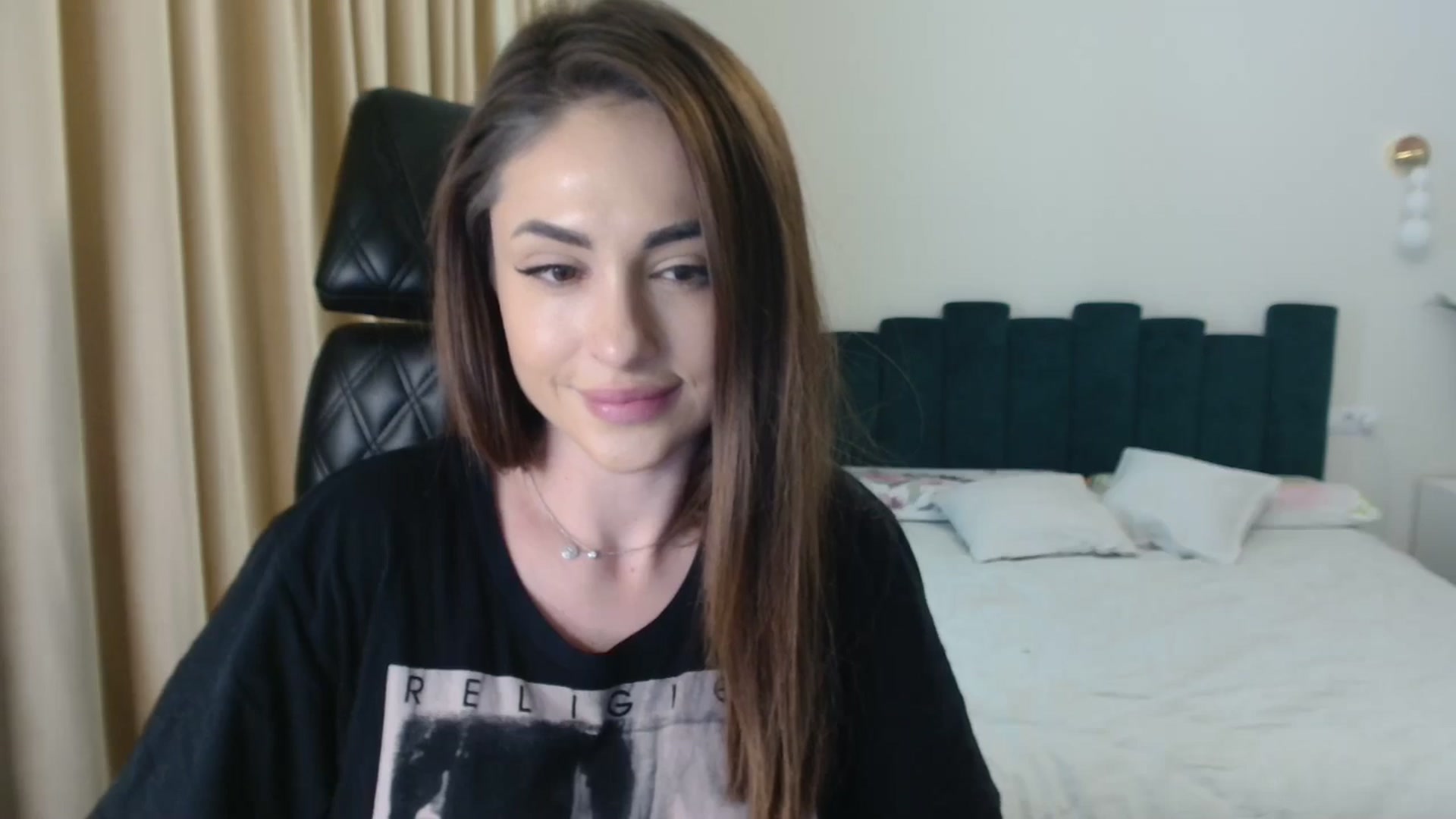 Gallery image thumbnail from DorisDolll's myfreecams stream on, 01/02/2025, 13:03 image 20 of 20