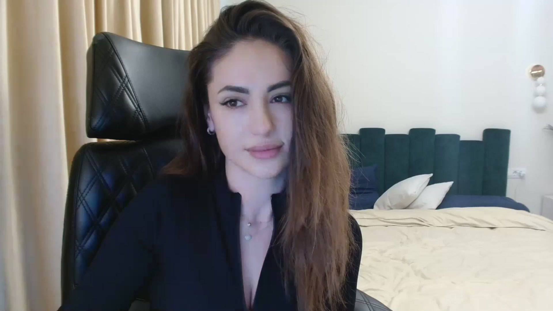 Gallery image thumbnail from DorisDolll's myfreecams stream on, 01/07/2025, 11:53 image 20 of 20
