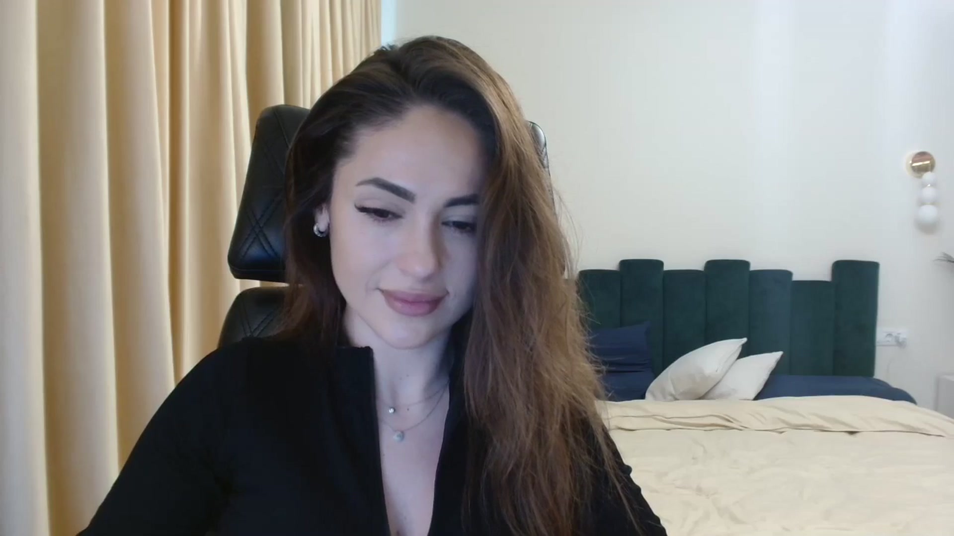 Gallery image thumbnail from DorisDolll's myfreecams stream on, 01/07/2025, 11:53 image 2 of 20