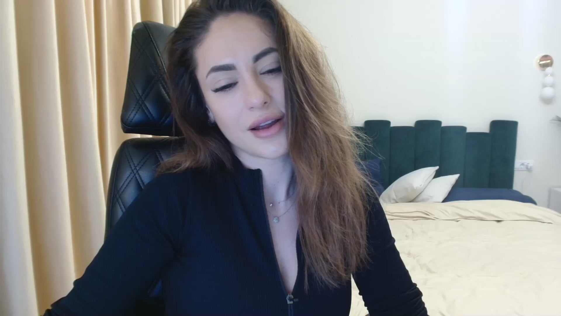 Gallery image thumbnail from DorisDolll's myfreecams stream on, 01/07/2025, 11:53 image 7 of 20