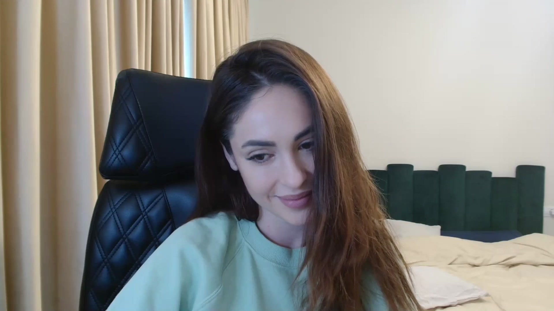 Gallery image thumbnail from DorisDolll's myfreecams stream on, 01/13/2025, 10:51 image 5 of 20