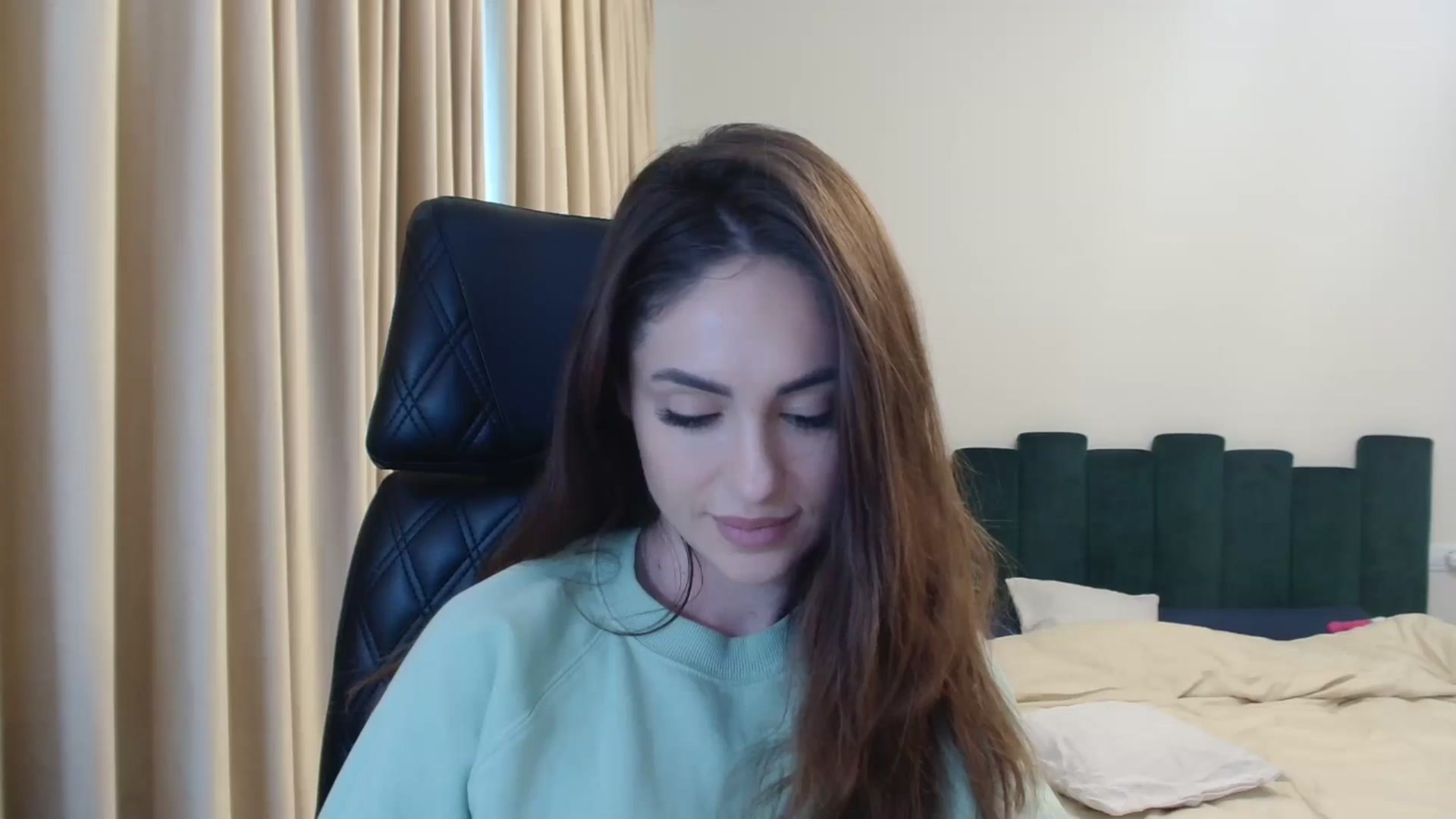 Gallery image thumbnail from DorisDolll's myfreecams stream on, 01/13/2025, 10:51 image 10 of 20