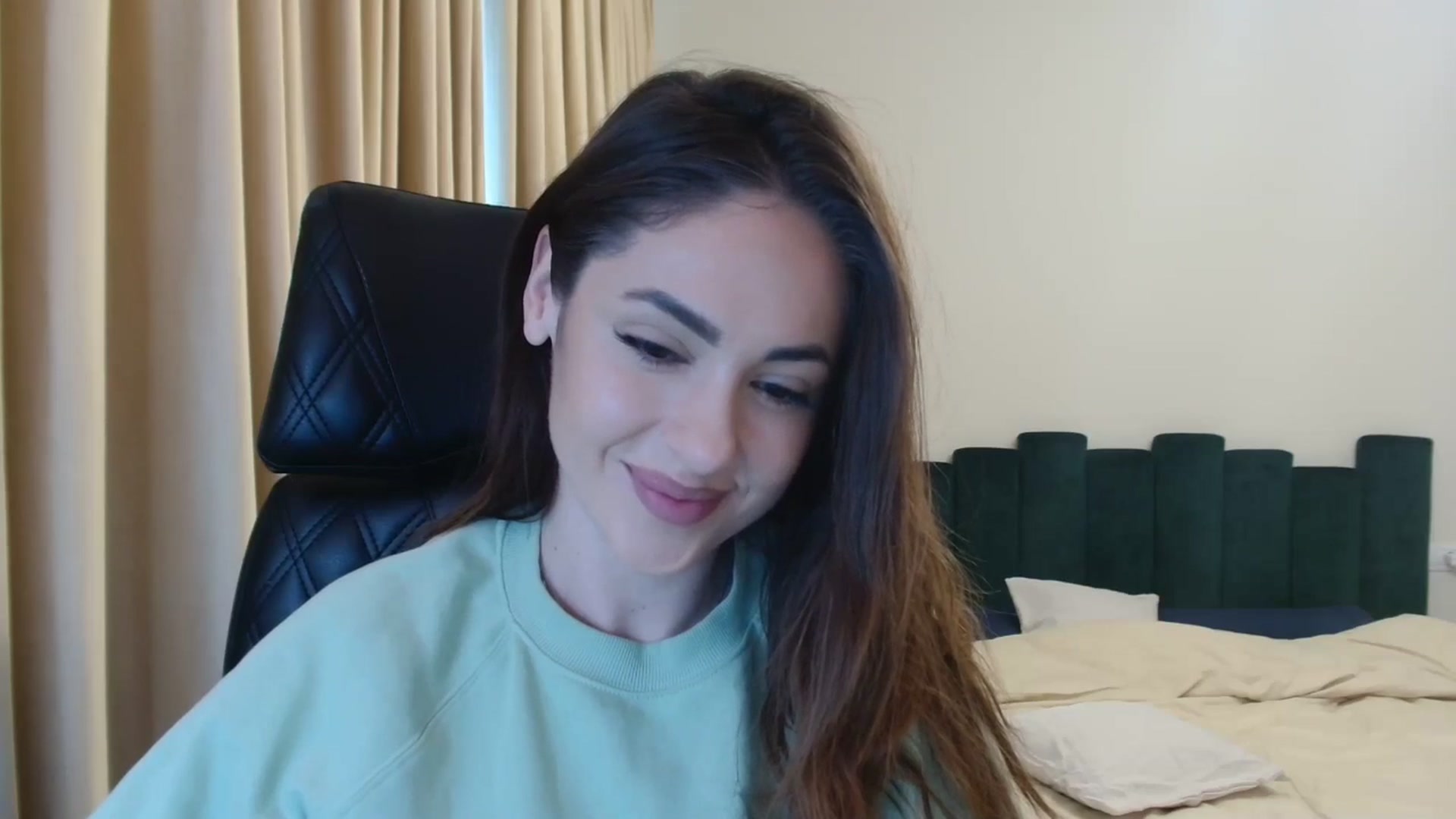 Gallery image thumbnail from DorisDolll's myfreecams stream on, 01/13/2025, 10:51 image 3 of 20