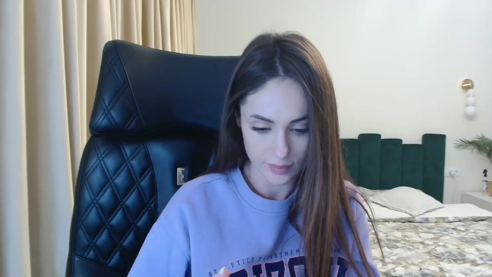 Gallery image thumbnail from DorisDolll's myfreecams stream on, 01/16/2025, 11:17 image 15 of 20