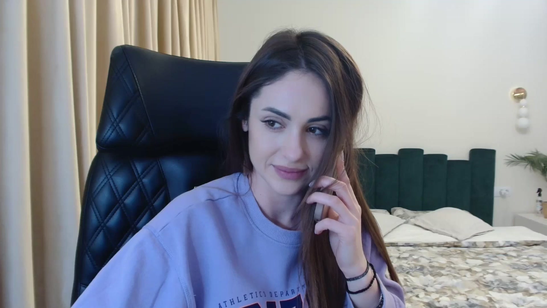 Gallery image thumbnail from DorisDolll's myfreecams stream on, 01/16/2025, 11:17 image 16 of 20