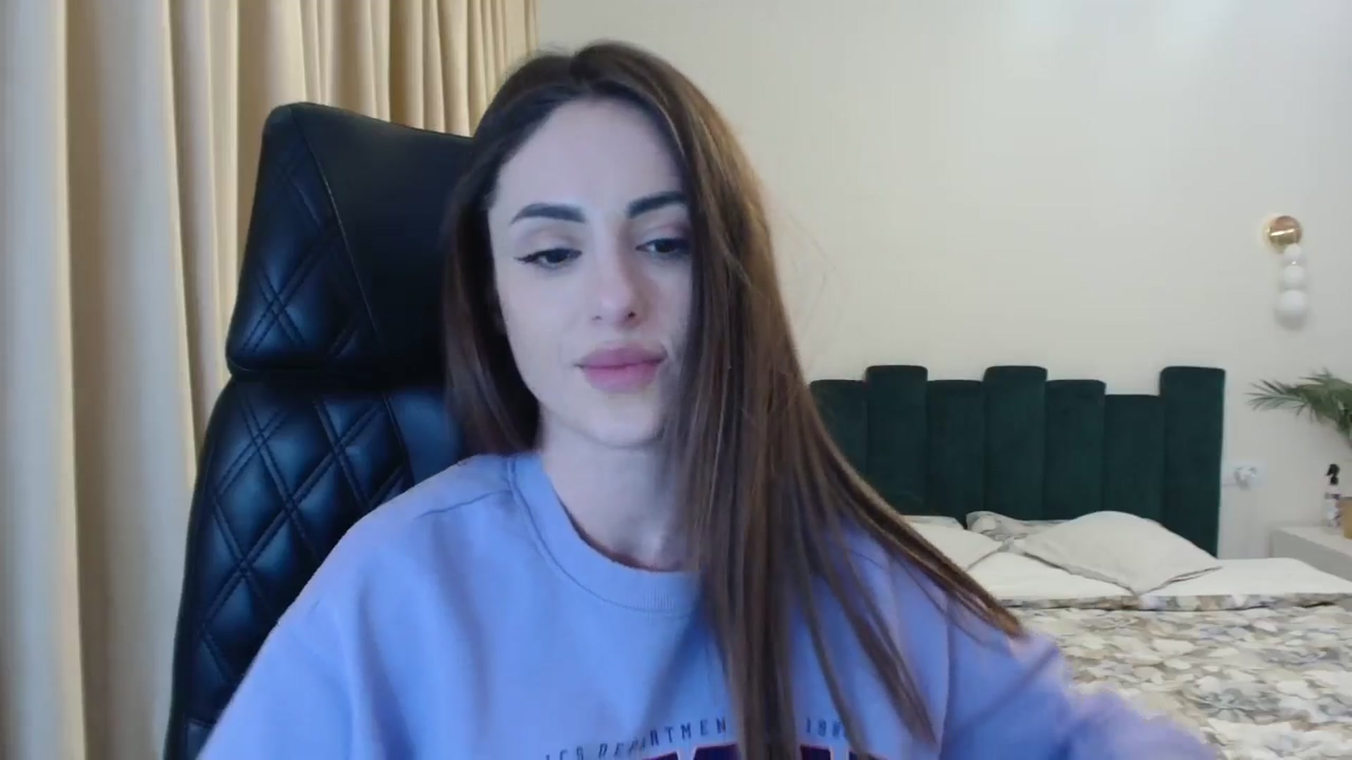 Gallery image thumbnail from DorisDolll's myfreecams stream on, 01/16/2025, 11:17 image 17 of 20