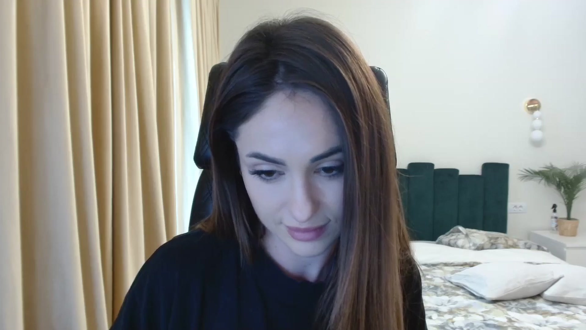 Gallery image thumbnail from DorisDolll's myfreecams stream on, 01/17/2025, 10:40 image 8 of 20