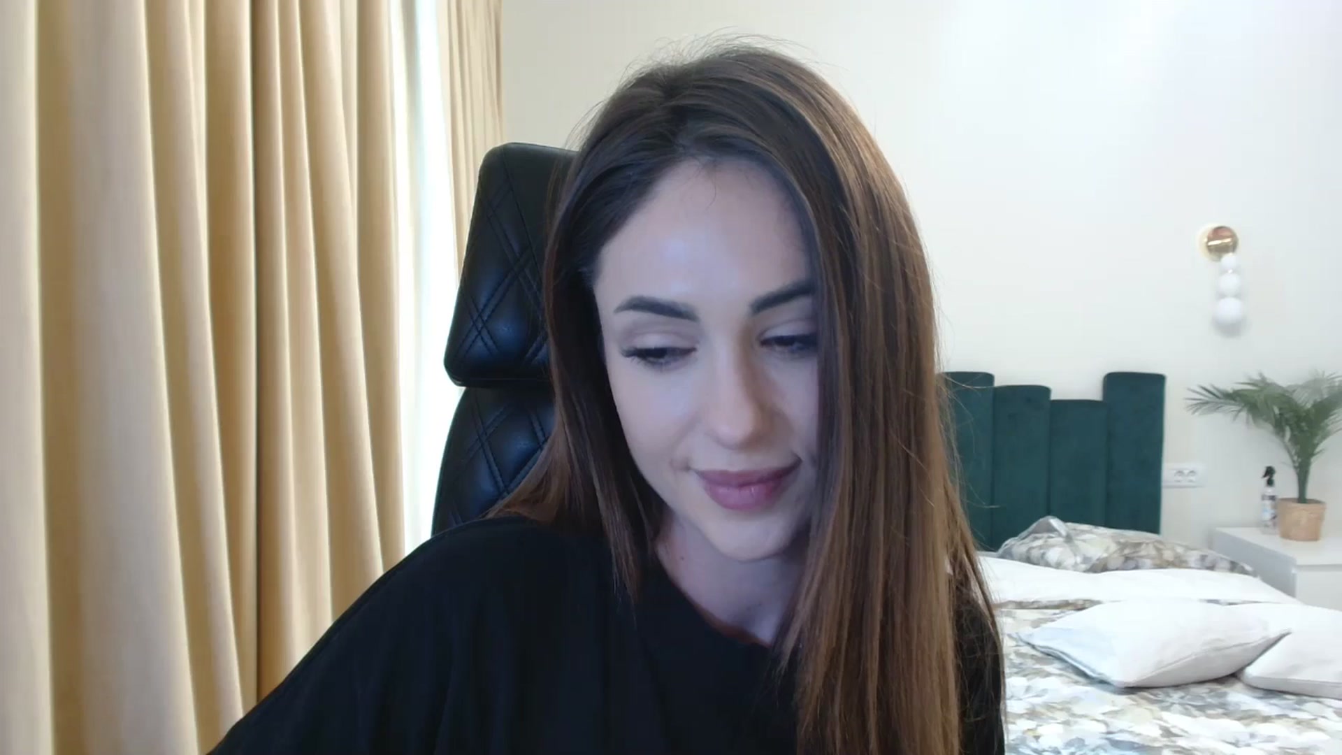 Gallery image thumbnail from DorisDolll's myfreecams stream on, 01/17/2025, 10:40 image 9 of 20