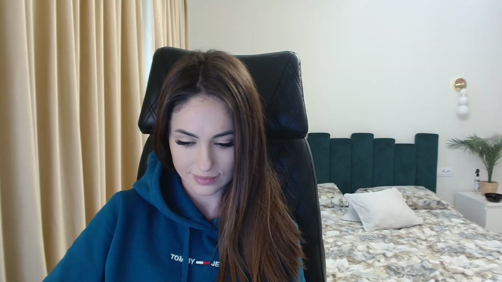 Gallery image thumbnail from DorisDolll's myfreecams stream on, 01/21/2025, 10:12 image 4 of 20