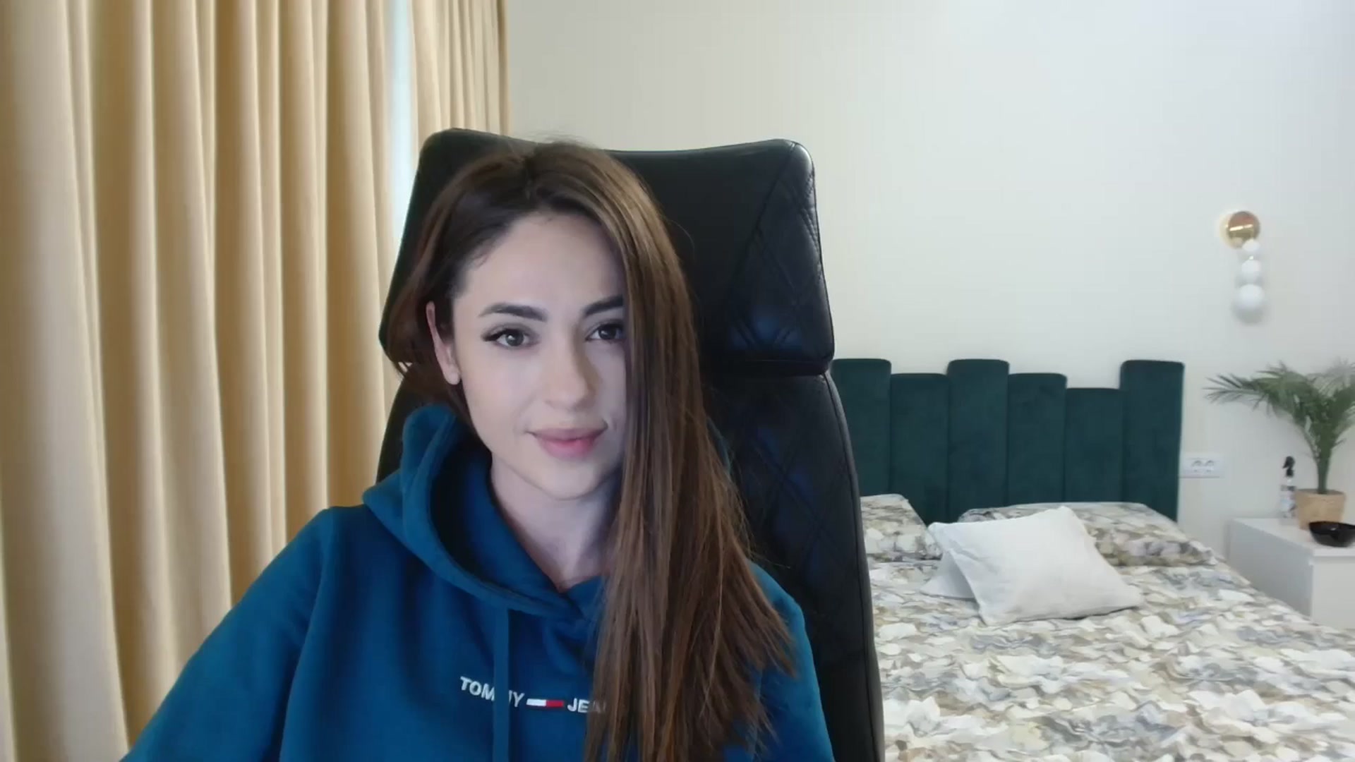 Gallery image thumbnail from DorisDolll's myfreecams stream on, 01/21/2025, 10:12 image 5 of 20