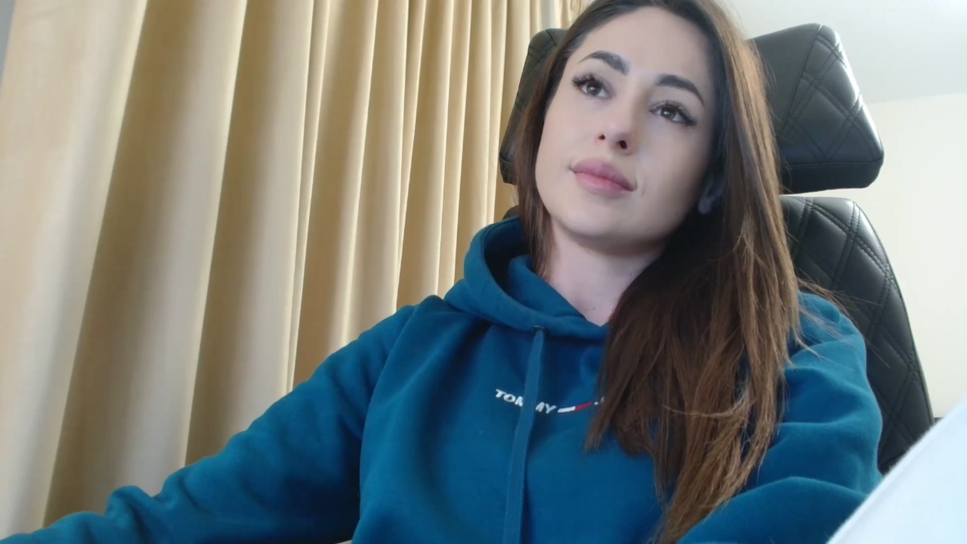 Gallery image thumbnail from DorisDolll's myfreecams stream on, 01/21/2025, 10:12 image 16 of 20