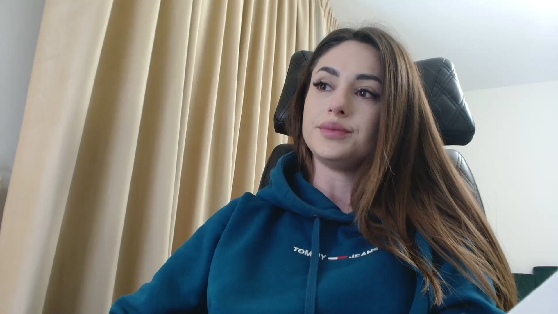 Gallery image thumbnail from DorisDolll's myfreecams stream on, 01/21/2025, 10:12 image 13 of 20