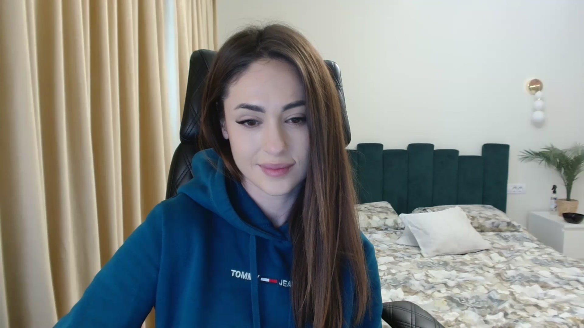 Gallery image thumbnail from DorisDolll's myfreecams stream on, 01/21/2025, 10:12 image 10 of 20