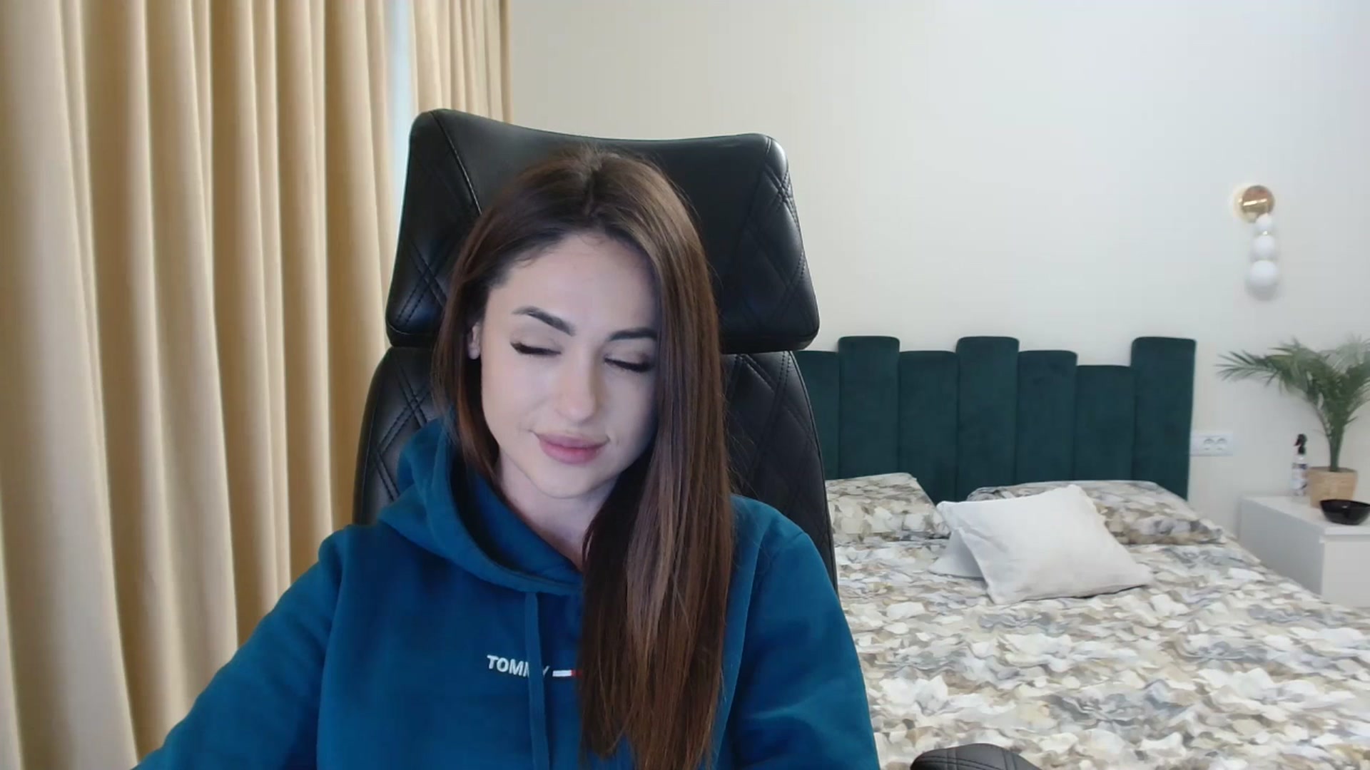Gallery image thumbnail from DorisDolll's myfreecams stream on, 01/21/2025, 10:12 image 11 of 20