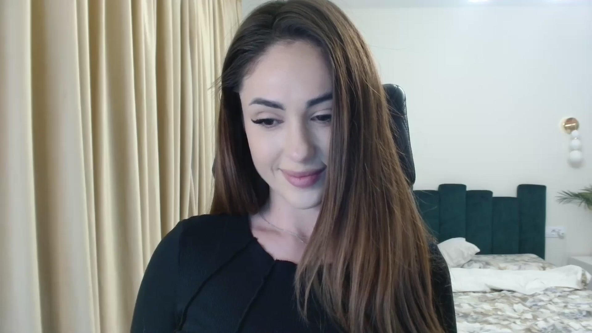 Gallery image thumbnail from DorisDolll's myfreecams stream on, 01/22/2025, 10:31 image 15 of 20