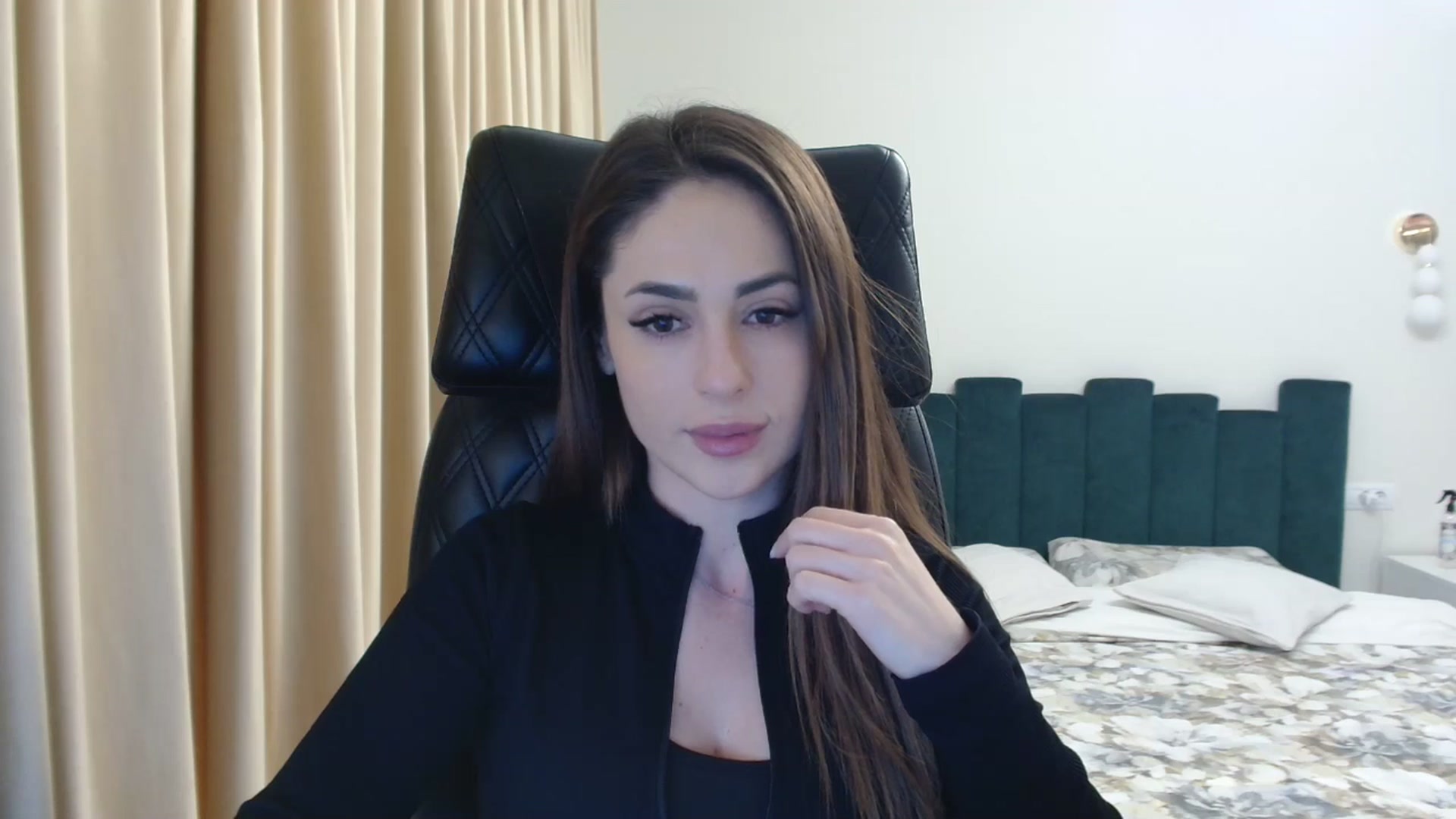 Gallery image thumbnail from DorisDolll's myfreecams stream on, 01/23/2025, 13:12 image 19 of 20