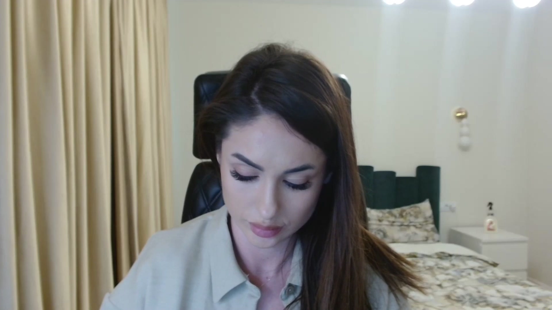 Gallery image thumbnail from DorisDolll's myfreecams stream on, 02/05/2025, 11:15 image 17 of 20