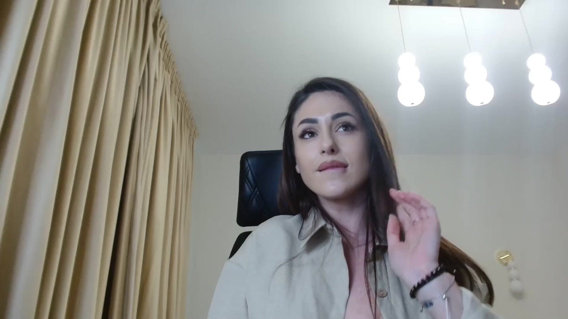 Gallery image thumbnail from DorisDolll's myfreecams stream on, 02/05/2025, 11:15 image 14 of 20