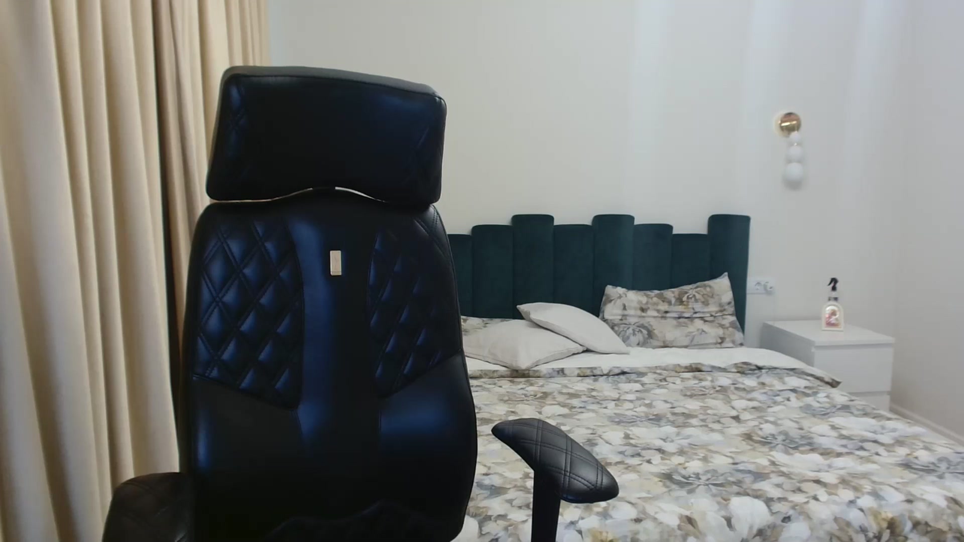 Gallery image thumbnail from DorisDolll's myfreecams stream on, 02/05/2025, 11:15 image 2 of 20