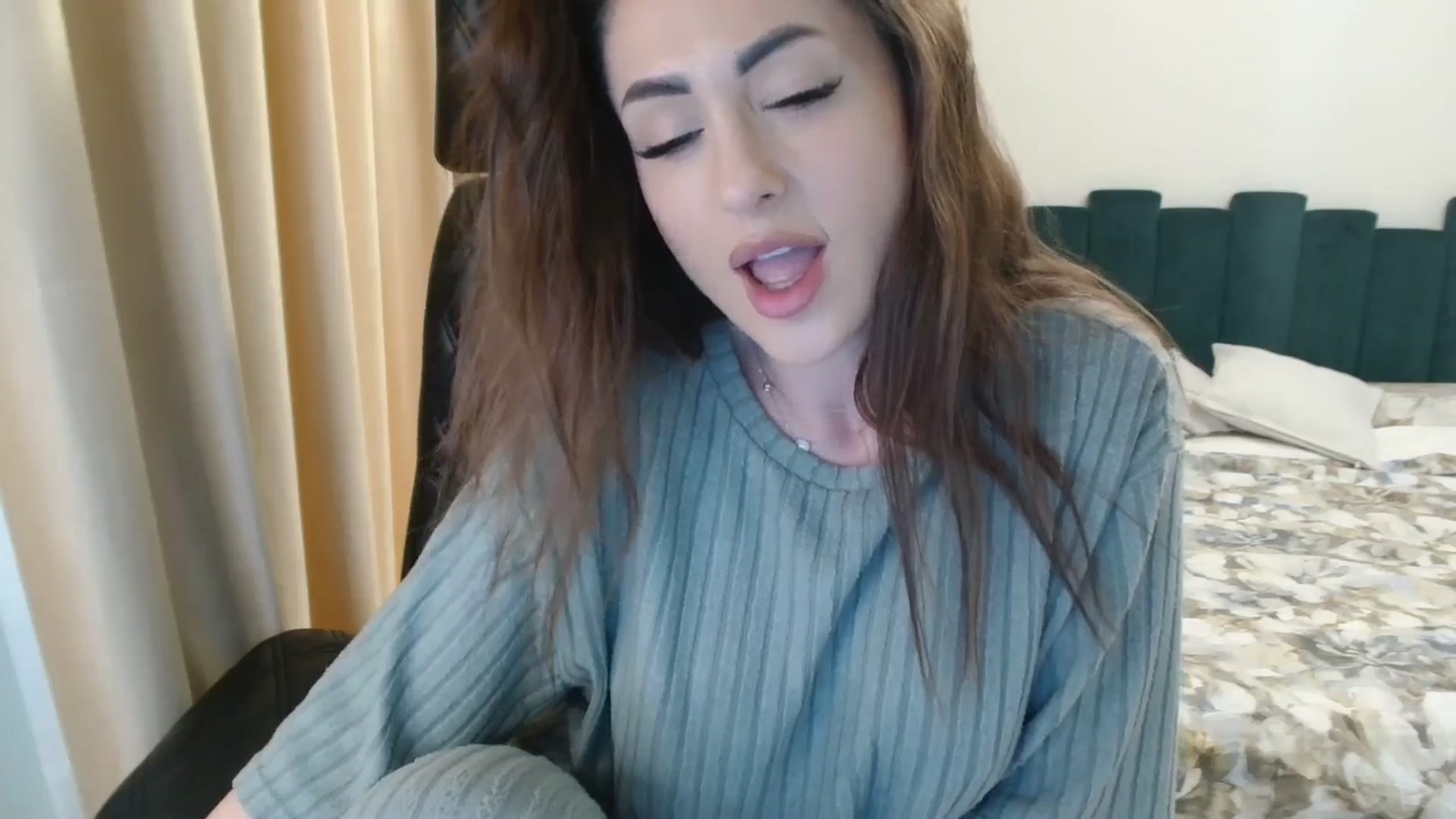 Gallery image thumbnail from DorisDolll's myfreecams stream on, 02/09/2025, 10:21 image 18 of 20