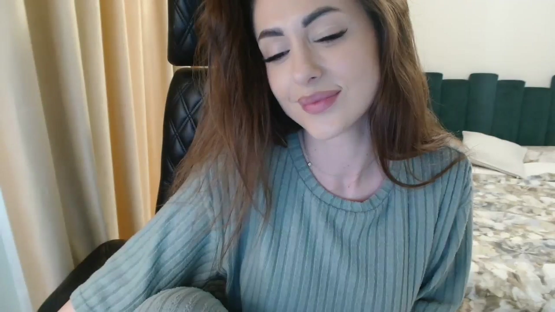Gallery image thumbnail from DorisDolll's myfreecams stream on, 02/09/2025, 10:21 image 17 of 20