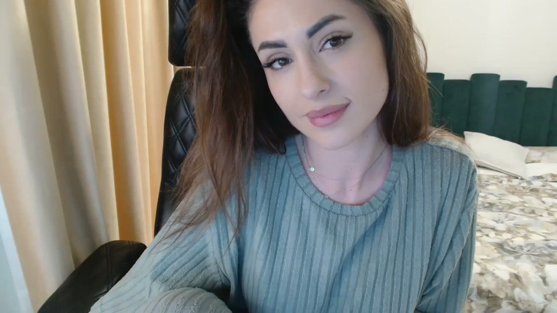 Gallery image thumbnail from DorisDolll's myfreecams stream on, 02/09/2025, 10:21 image 16 of 20