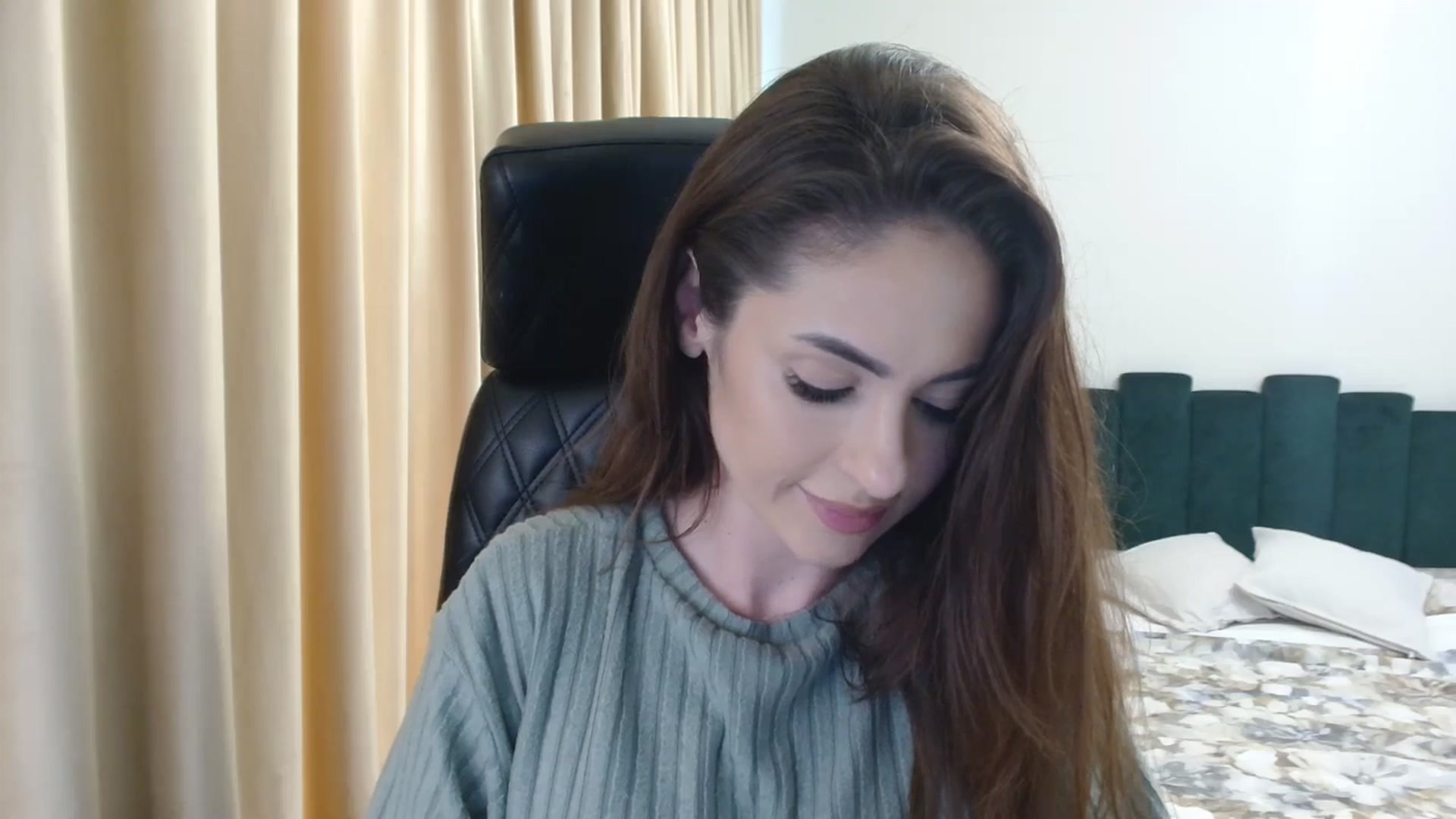 Gallery image thumbnail from DorisDolll's myfreecams stream on, 02/09/2025, 11:21 image 8 of 20